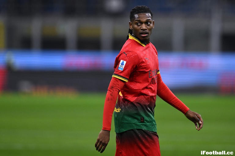 重磅！AC米兰为莱奥标价9500万欧，拜仁谈判停滞，阿莱格里不放人！