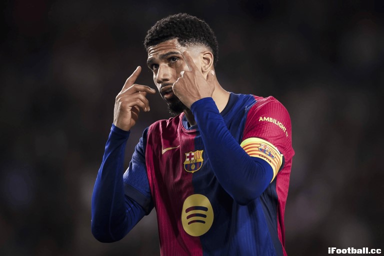 巴萨转会内幕：功勋门将拒离队引高层不满，6000万先生留队，4人遭清洗