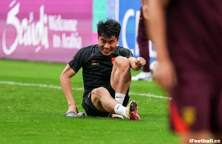 国足VS巴林荣誉战：伊万固执用人遭炮轰，郑智或上位！