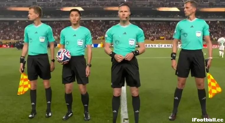 世俱杯火爆一幕！马宁遭弗拉门戈教练组围攻，裁判组紧急灭火！​