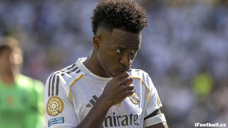 皇马更衣室危机！维尼修斯与高层彻底闹翻，三大隐患恐逼走巴西天王